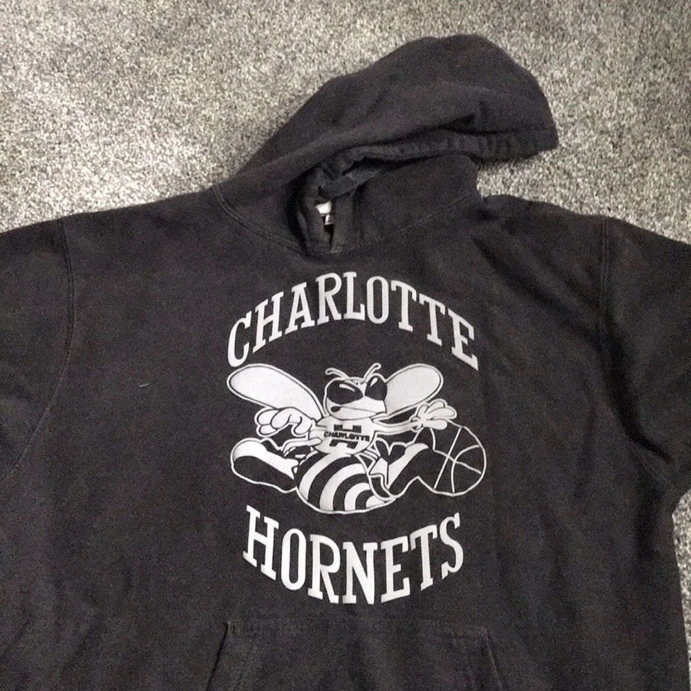 Charlotte Hornets sweat shirt